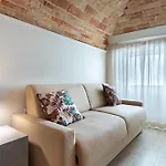 Hostdomus - Palazzo Stupino Daire Alba (Piedmont)