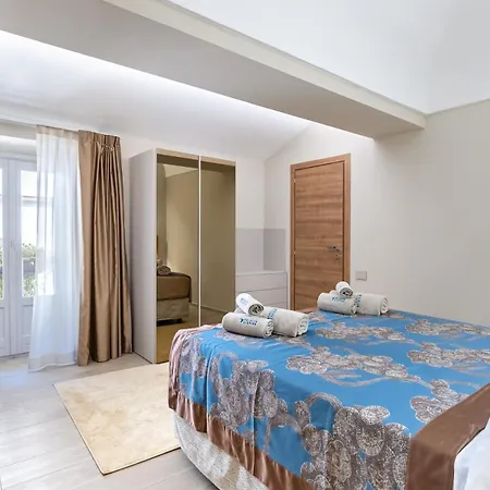 Apartament Hostdomus - Palazzo Stupino *