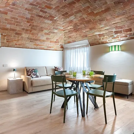 Hostdomus - Palazzo Stupino * 阿尔巴