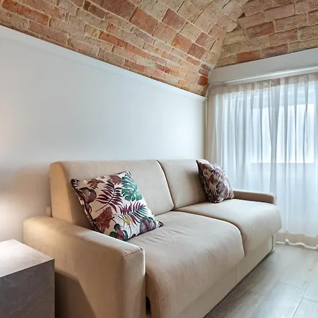 Hostdomus - Palazzo Stupino Apartament Alba (Piedmont)