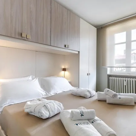 Apartament Hostdomus - Palazzo Stupino Alba (Piedmont)