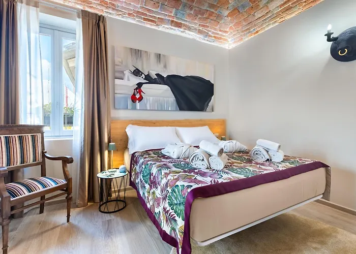 Hostdomus - Palazzo Stupino 阿尔巴